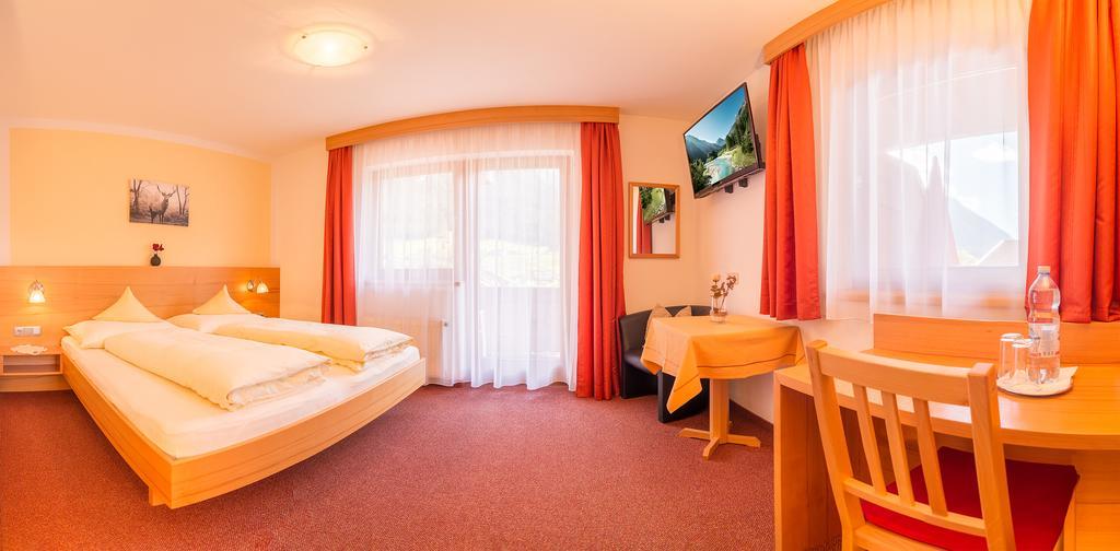 Haus Sonnenseit'N Hotell Neustift im Stubaital Exteriör bild