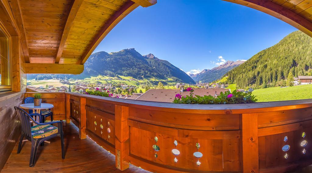 Haus Sonnenseit'N Hotell Neustift im Stubaital Exteriör bild