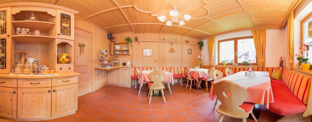 Haus Sonnenseit'N Hotell Neustift im Stubaital Exteriör bild